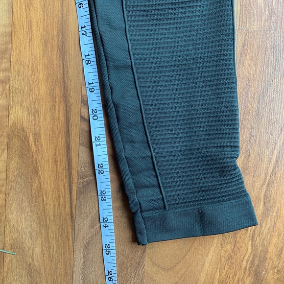 belly bandit | mother tucker moto leggings - Picture 5 of 10